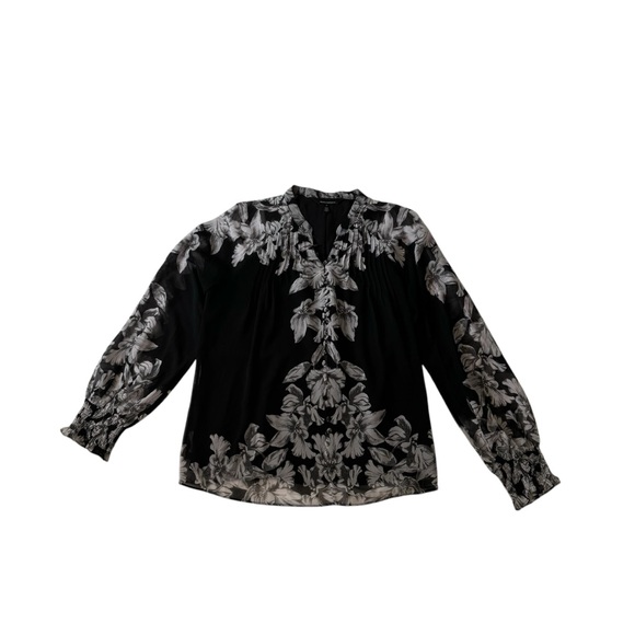 WHBM blouse in size small. - Picture 4 of 5